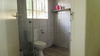 Bathroom 1 - 6 square meters of property in Bloubosrand