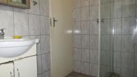 Bathroom 1 - 6 square meters of property in Bloubosrand