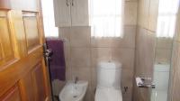 Bathroom 1 - 4 square meters of property in Vanderbijlpark