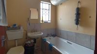 Bathroom 1 - 4 square meters of property in Fleurhof