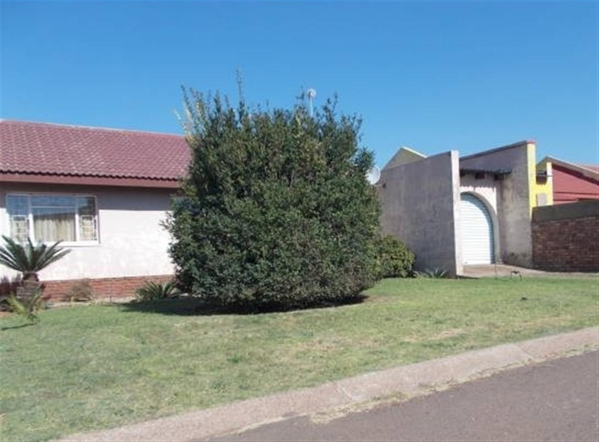 Front View of property in Mhluzi