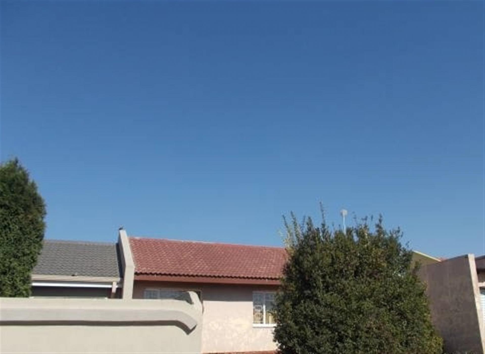 Front View of property in Mhluzi