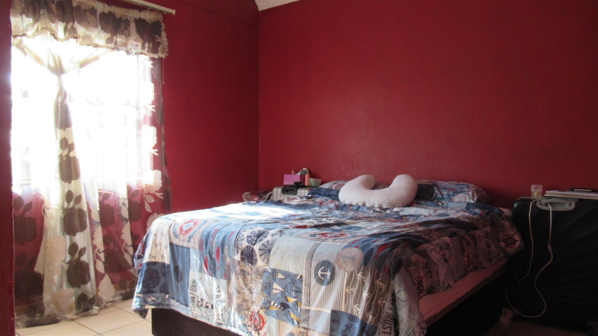 Bed Room 2 - 16 square meters of property in Kempton Park