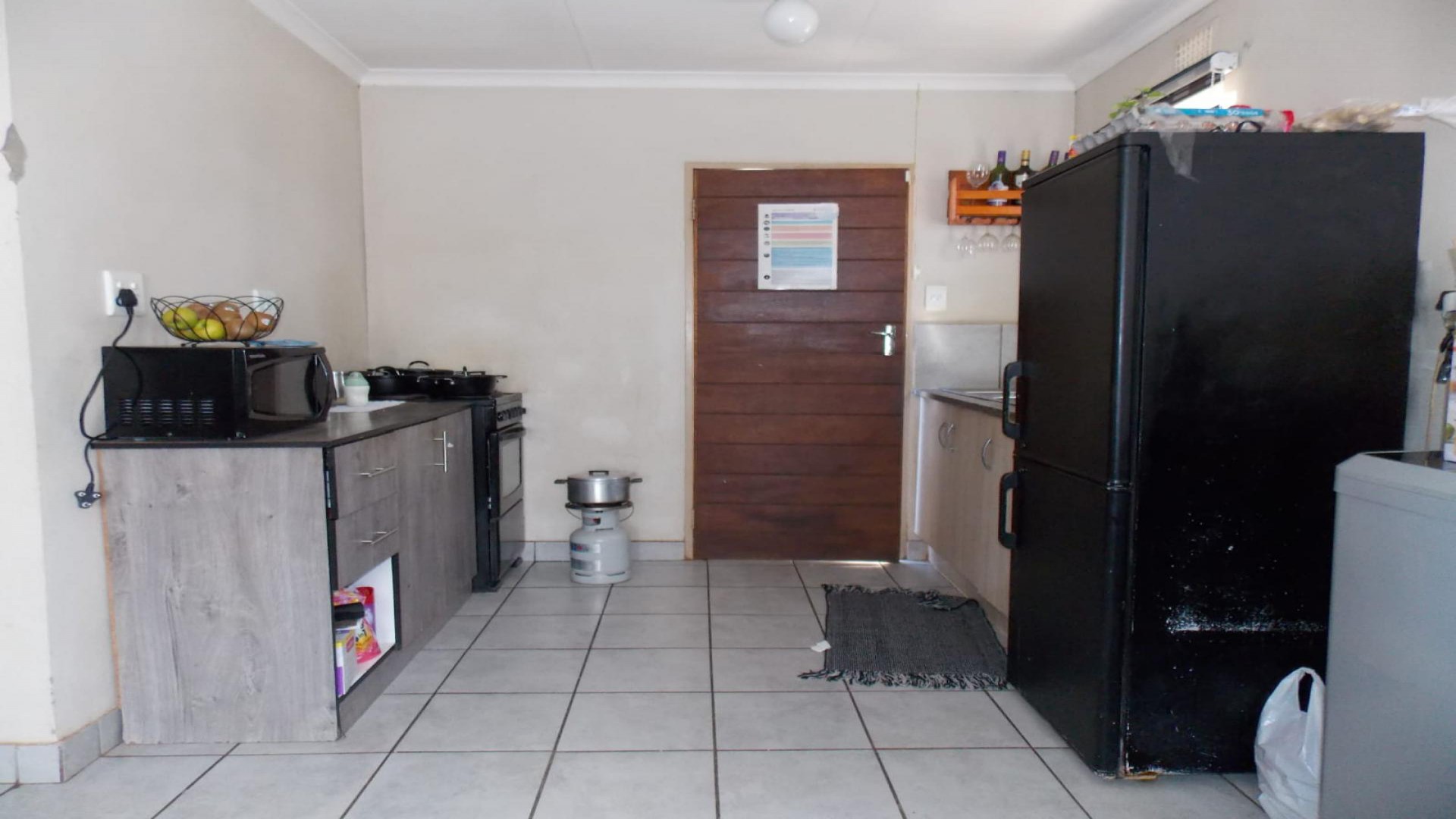 Kitchen of property in Palm Ridge