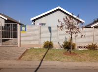 Front View of property in Palm Ridge