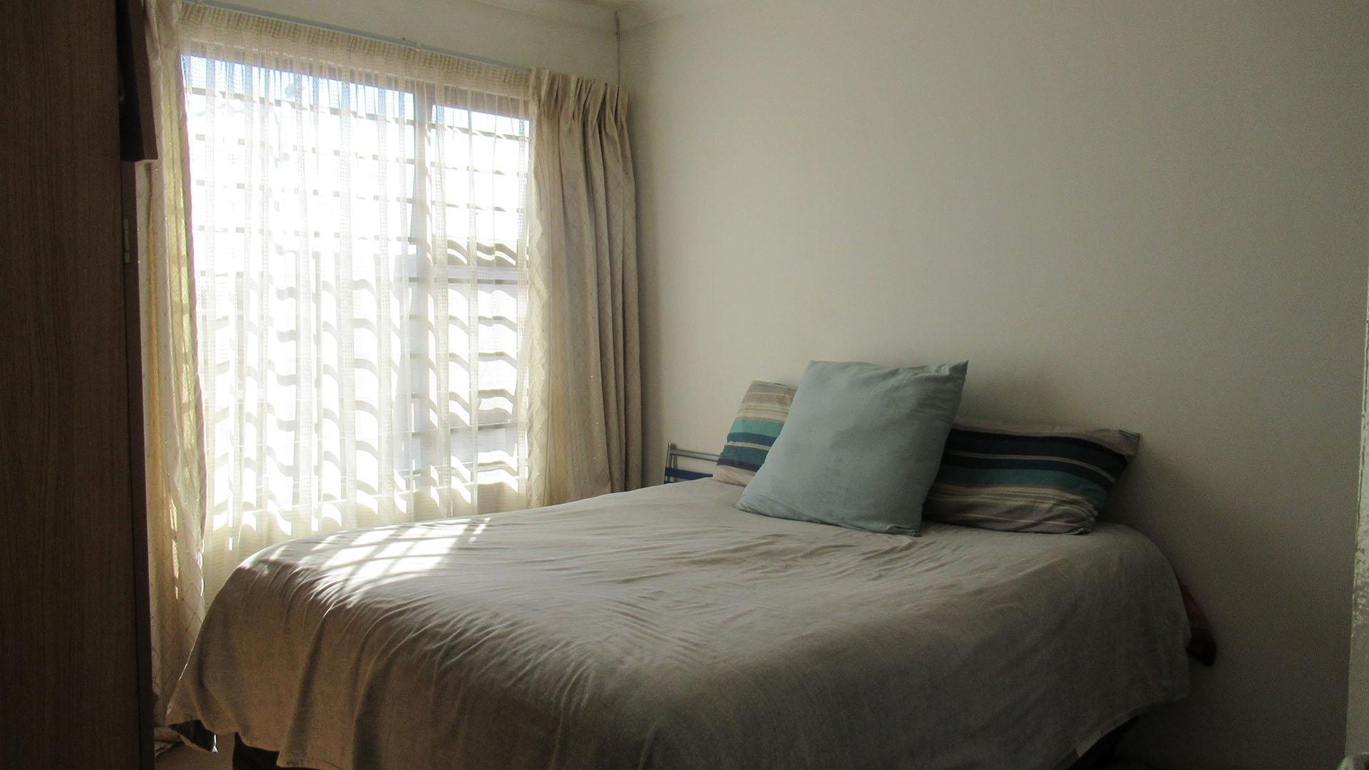 Main Bedroom - 13 square meters of property in Soweto