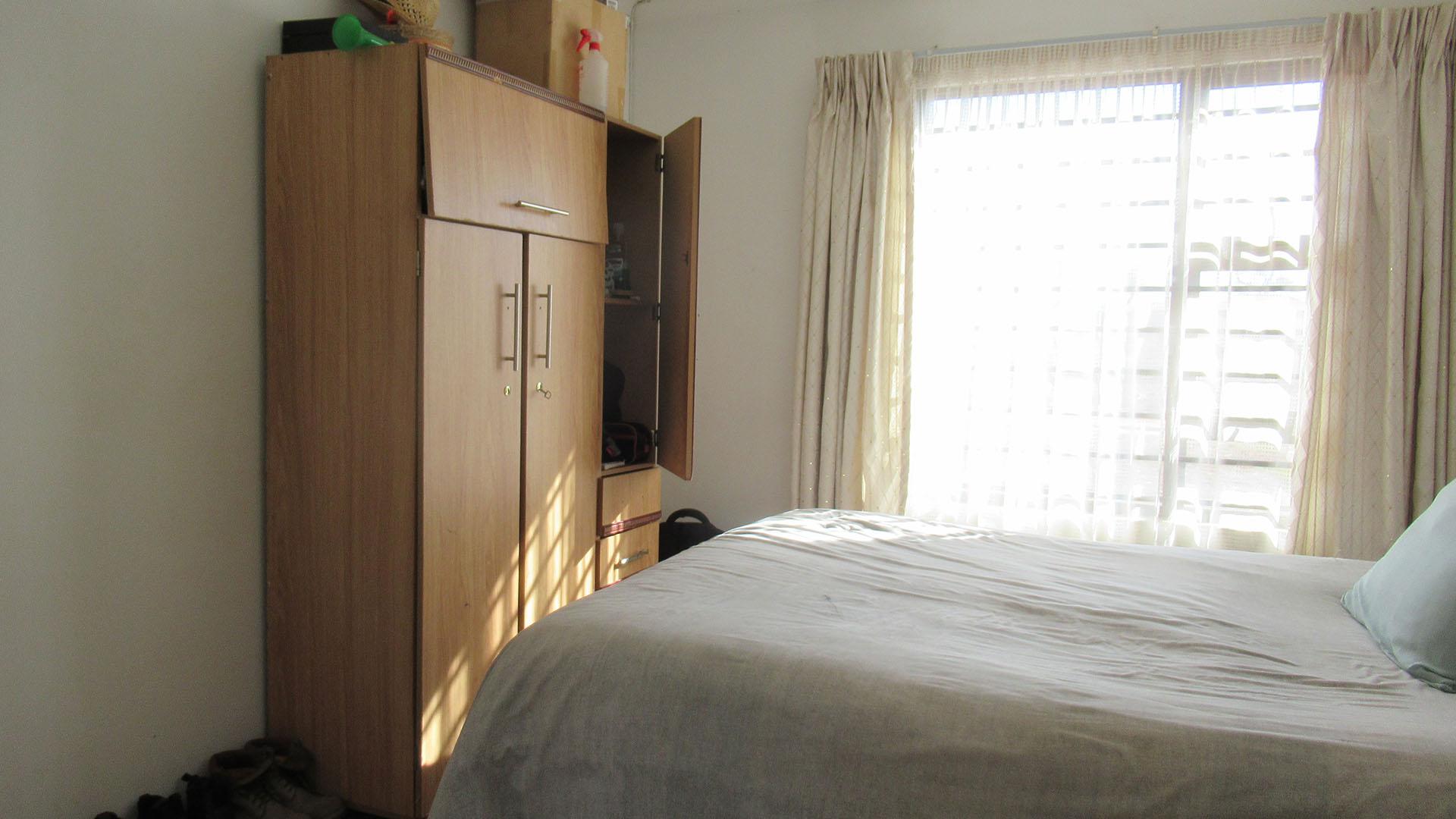 Main Bedroom - 13 square meters of property in Soweto