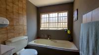 Bathroom 1 - 5 square meters of property in Riviera