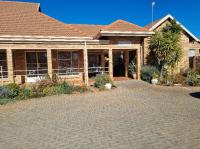 1 Bedroom 1 Bathroom Simplex for Sale for sale in Uitsig