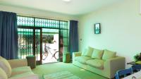 Lounges - 22 square meters of property in Amanzimtoti 