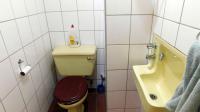Guest Toilet - 2 square meters of property in Amanzimtoti 