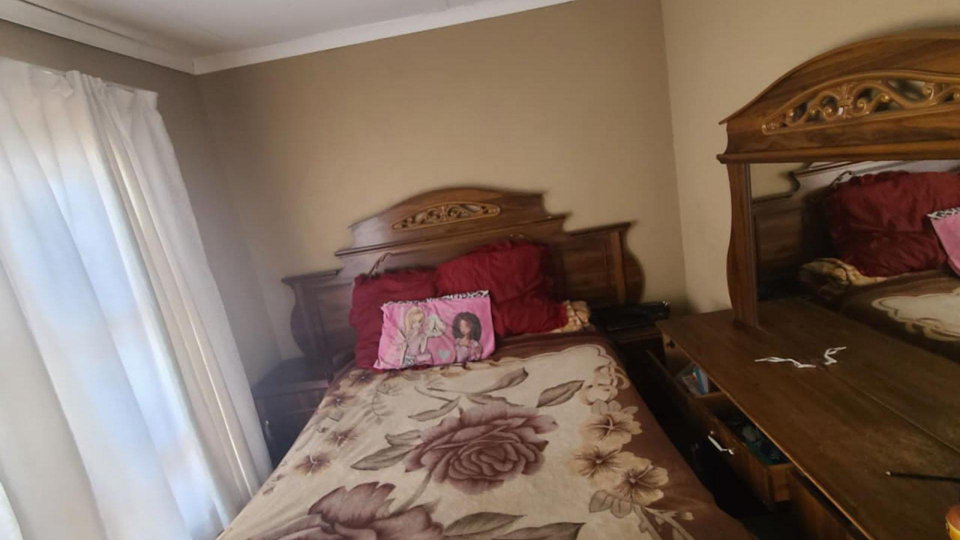Bed Room 2 of property in Emalahleni (Witbank) 