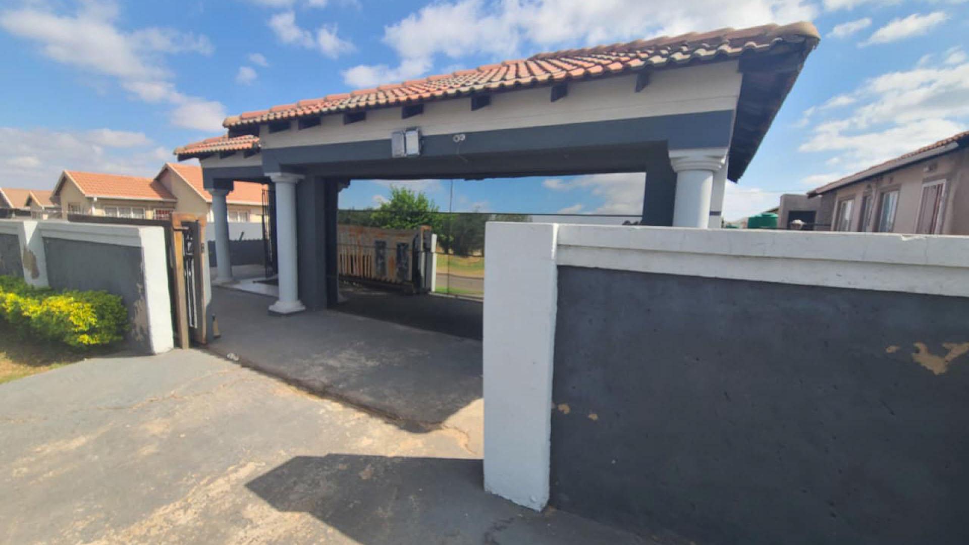 Front View of property in Emalahleni (Witbank) 