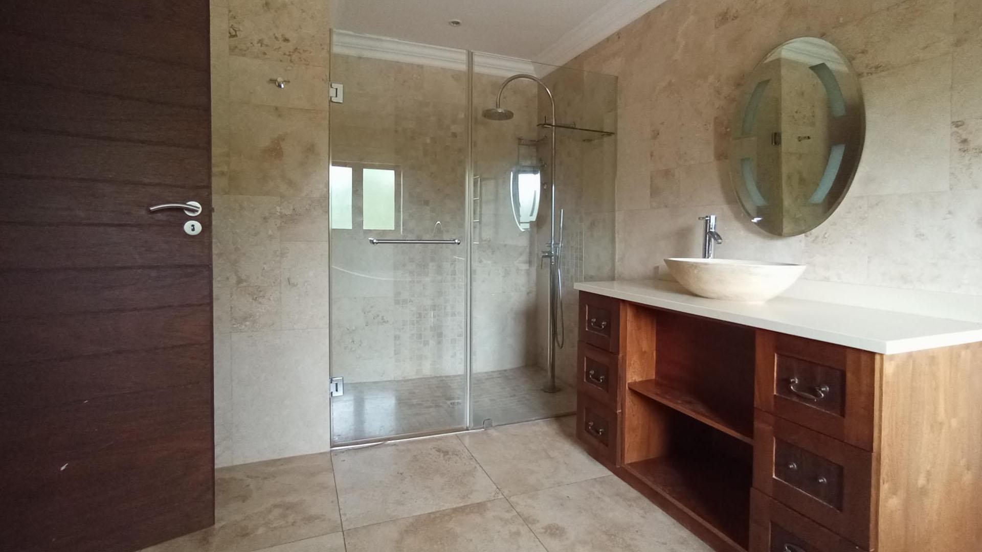 Bathroom 3+ - 22 square meters of property in Midstream Estate