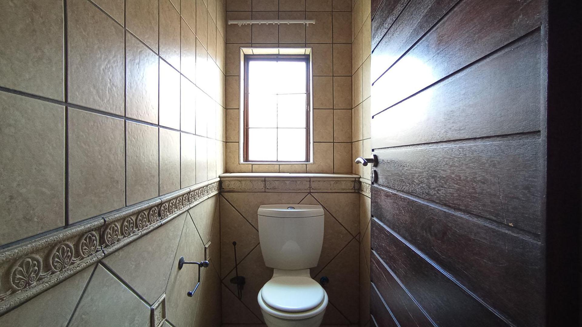 Bathroom 3+ - 22 square meters of property in Midstream Estate