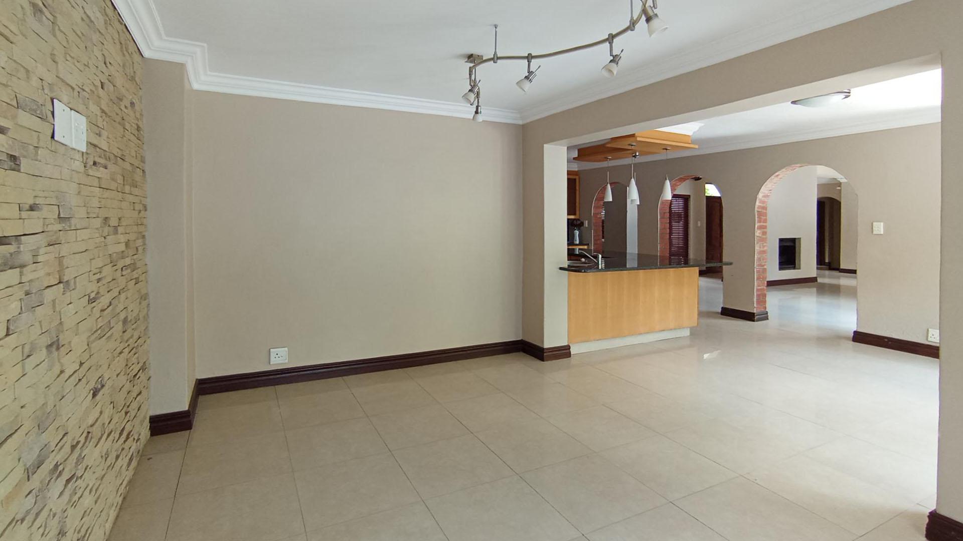 Dining Room - 16 square meters of property in Midstream Estate