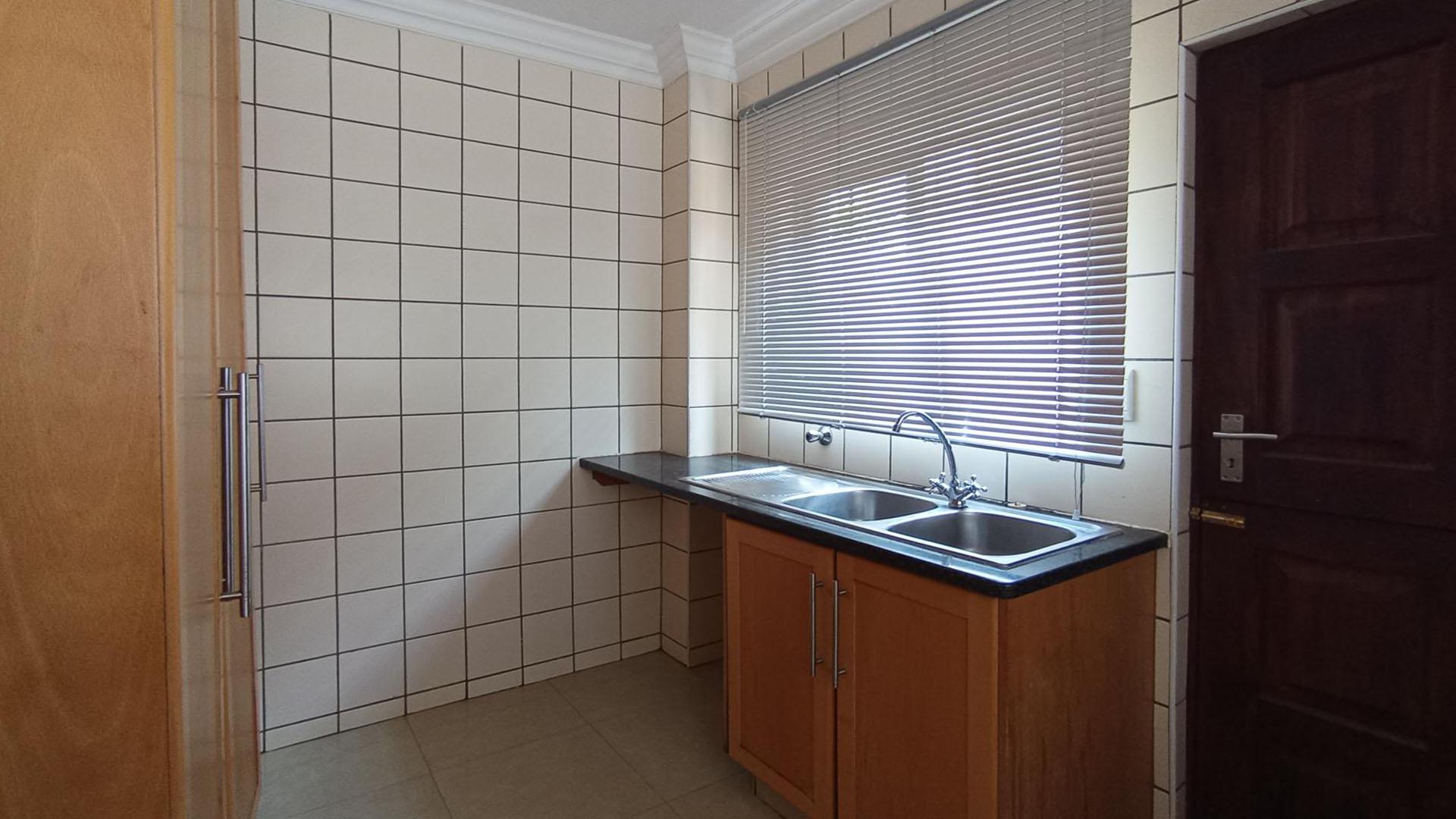 Scullery - 9 square meters of property in Midstream Estate