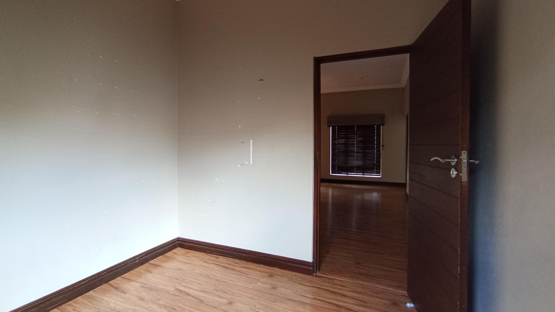 Store Room - 9 square meters of property in Midstream Estate