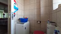 Bathroom 1 - 6 square meters of property in Eloffsdal
