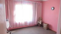 Bed Room 1 - 16 square meters of property in Greenhills