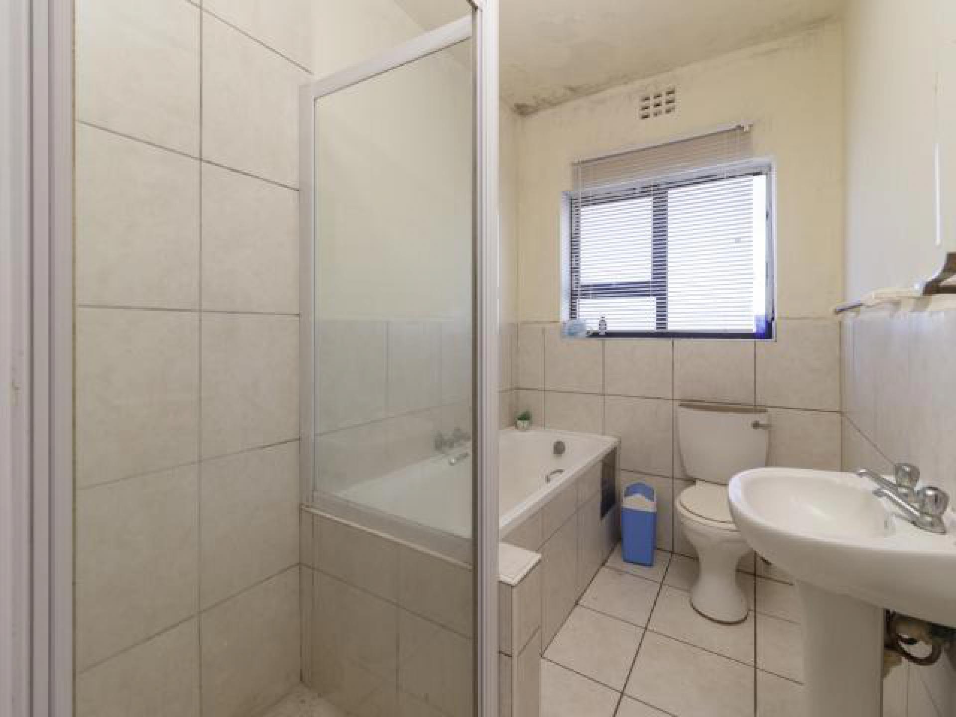 Bathroom 1 of property in Forest Downs