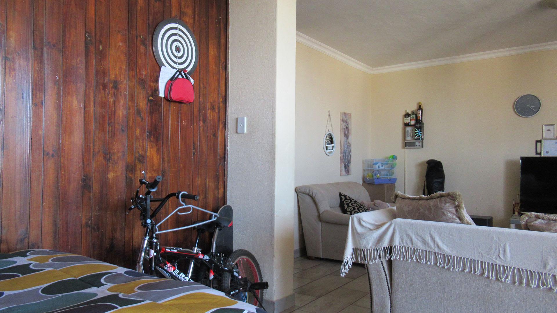 Dining Room - 15 square meters of property in Parktown