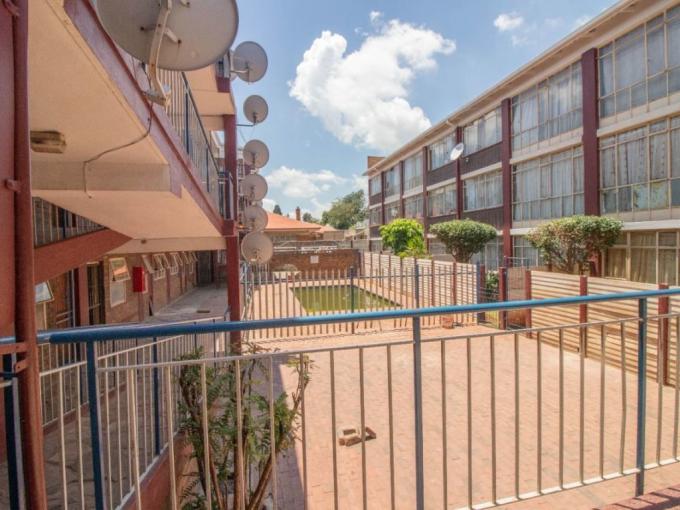 2 Bedroom Apartment for Sale For Sale in Kempton Park - MR588107