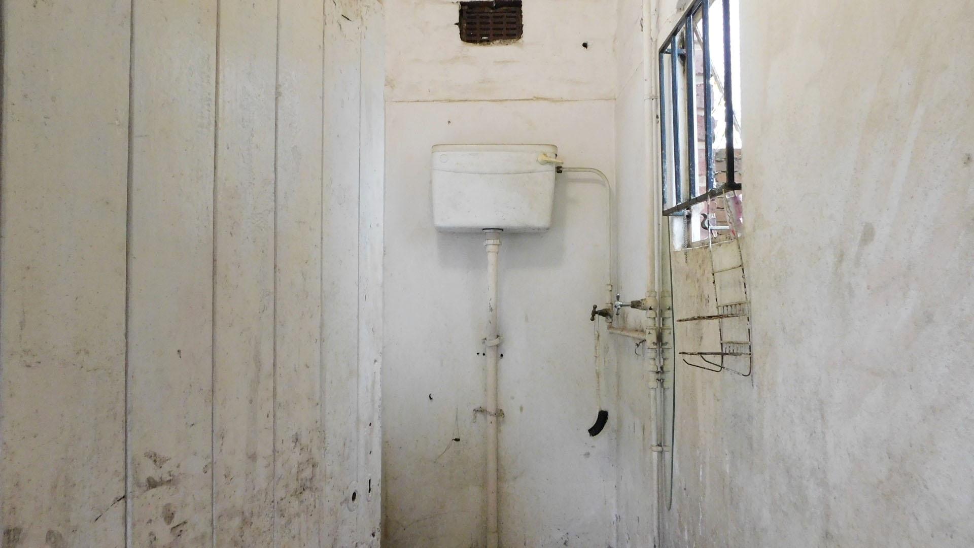 Staff Bathroom - 2 square meters of property in Northern Park