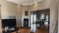 Lounges - 37 square meters of property in Orange Grove