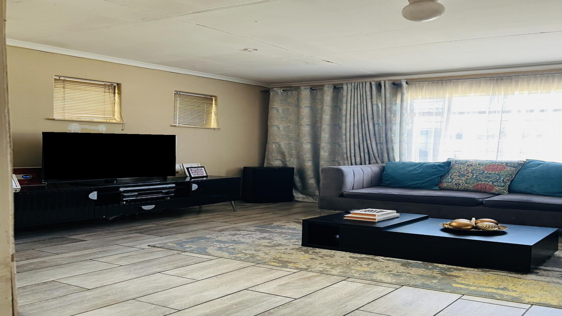 Lounges of property in Newlands - JHB
