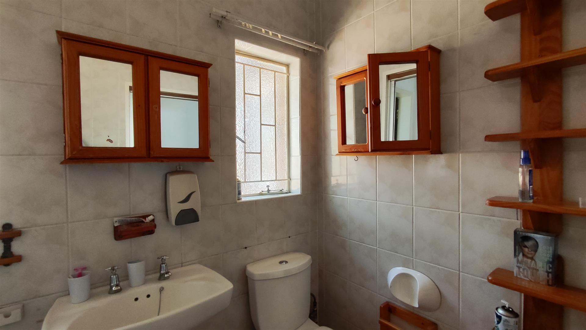 Bathroom 1 - 5 square meters of property in Norkem park