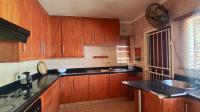 Kitchen - 16 square meters of property in Norkem park