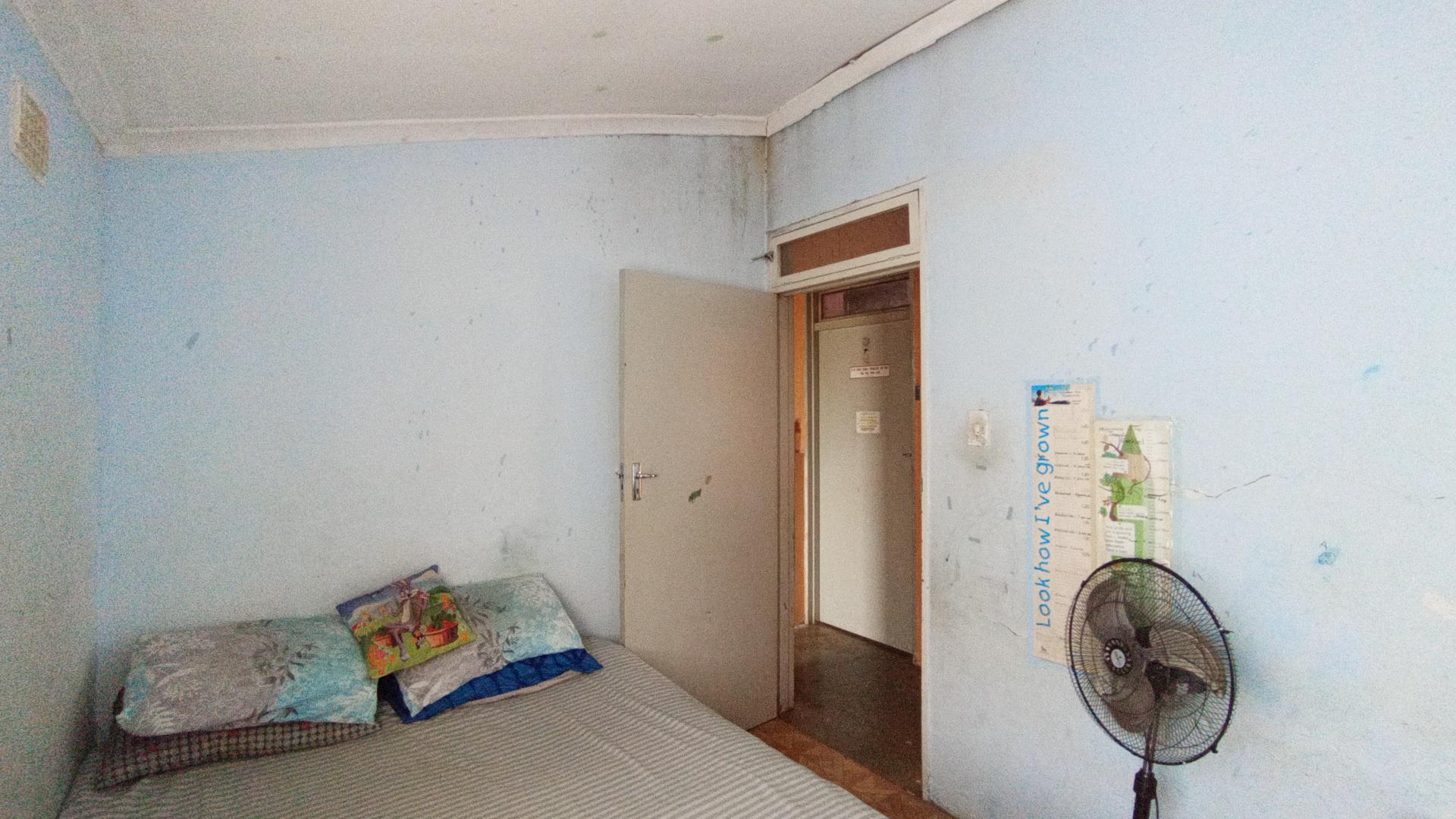 Bed Room 1 - 12 square meters of property in Greenbury