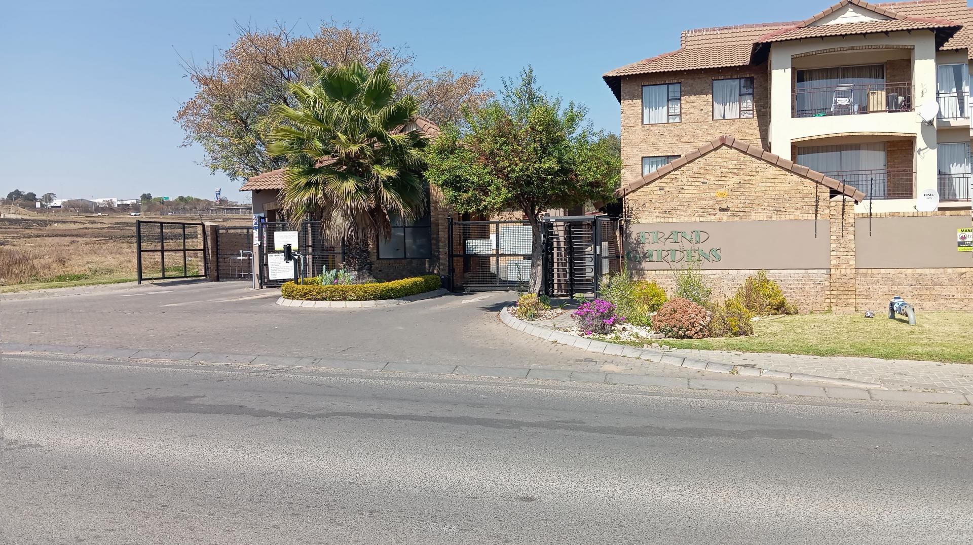 Front View of property in Erand Gardens