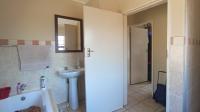 Bathroom 1 - 5 square meters of property in Erand Gardens