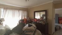 Main Bedroom - 10 square meters of property in Erand Gardens