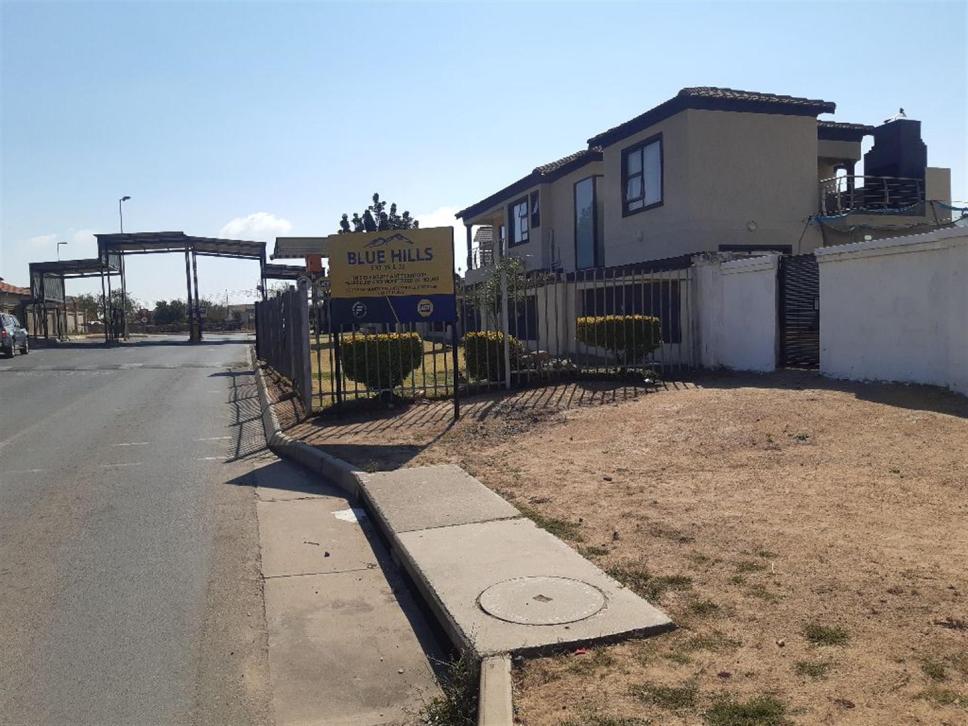 Front View of property in Blue Hills