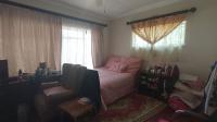 Main Bedroom - 34 square meters of property in Mondeor