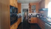 Kitchen - 27 square meters of property in Mondeor