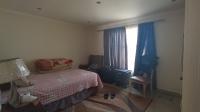 Bed Room 1 - 26 square meters of property in Mondeor