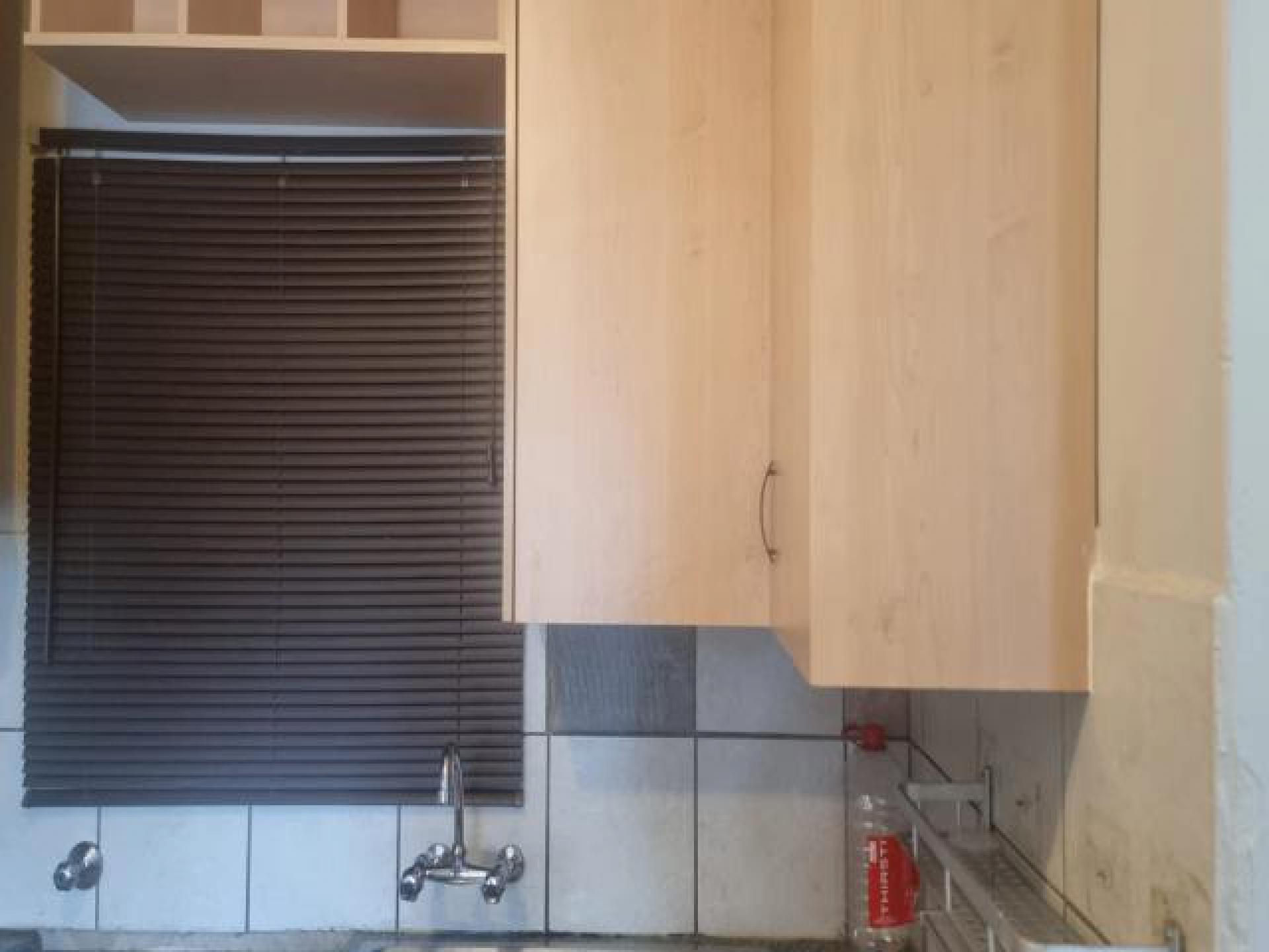 Kitchen of property in Greenhills