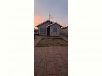 2 Bedroom 1 Bathroom House to Rent for sale in Protea Glen