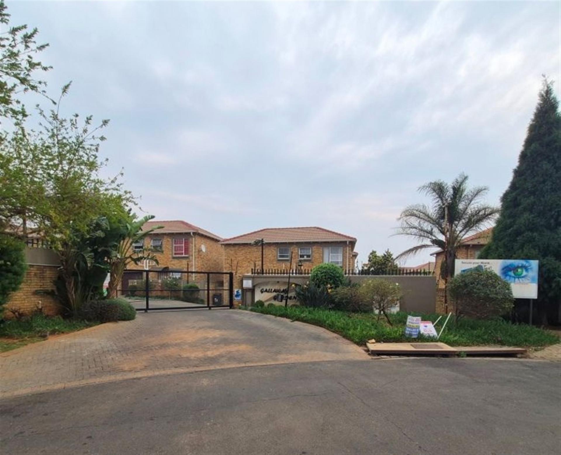 Front View of property in Wilgeheuwel 