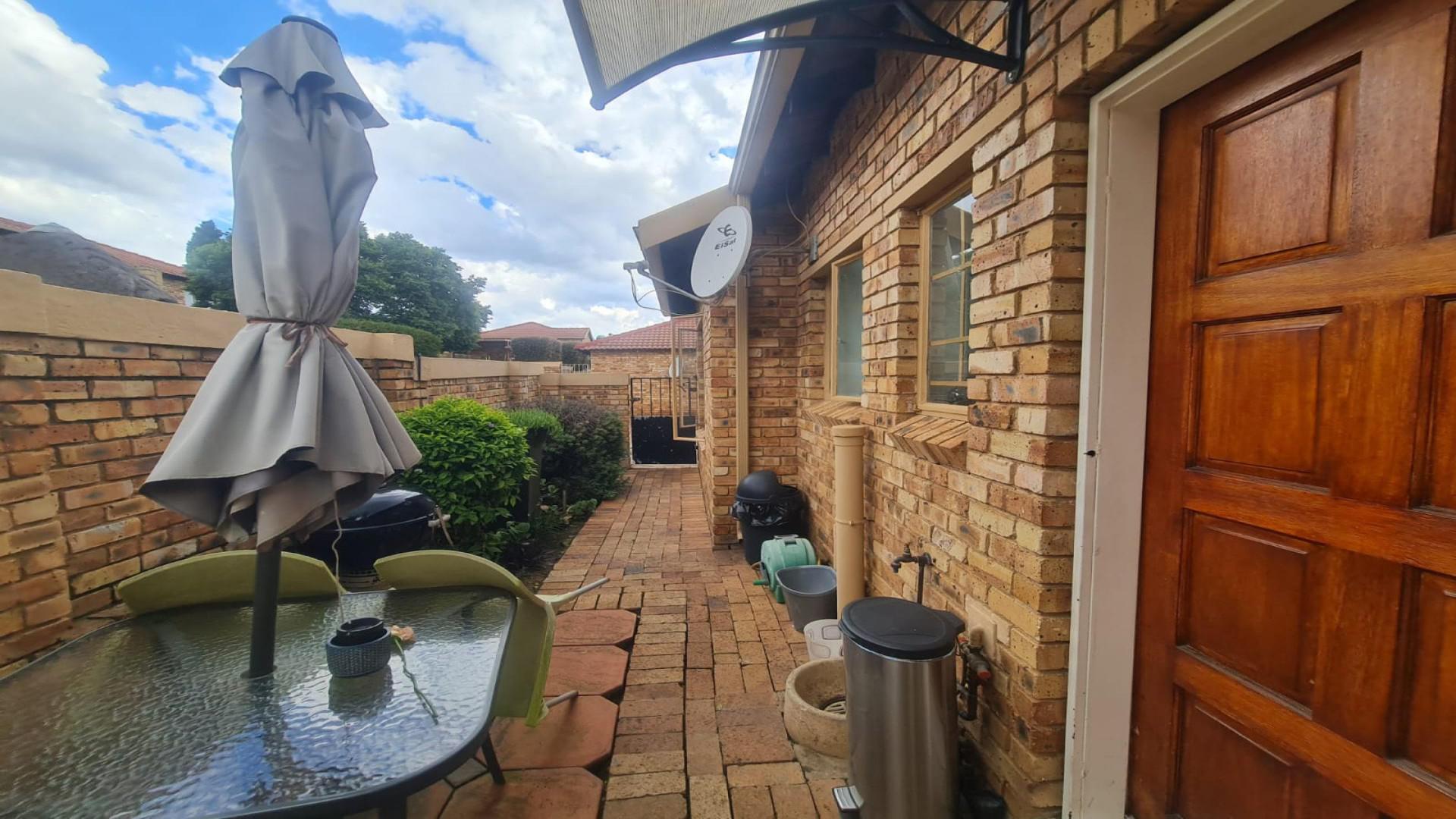 Backyard of property in Wilgeheuwel 