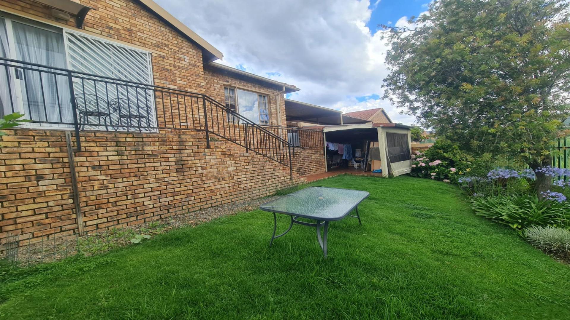 Backyard of property in Wilgeheuwel 