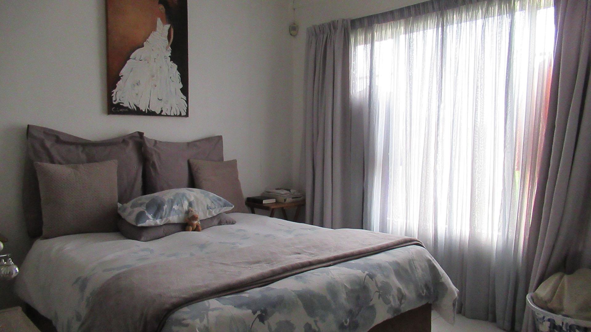 Main Bedroom - 12 square meters of property in Wilgeheuwel 