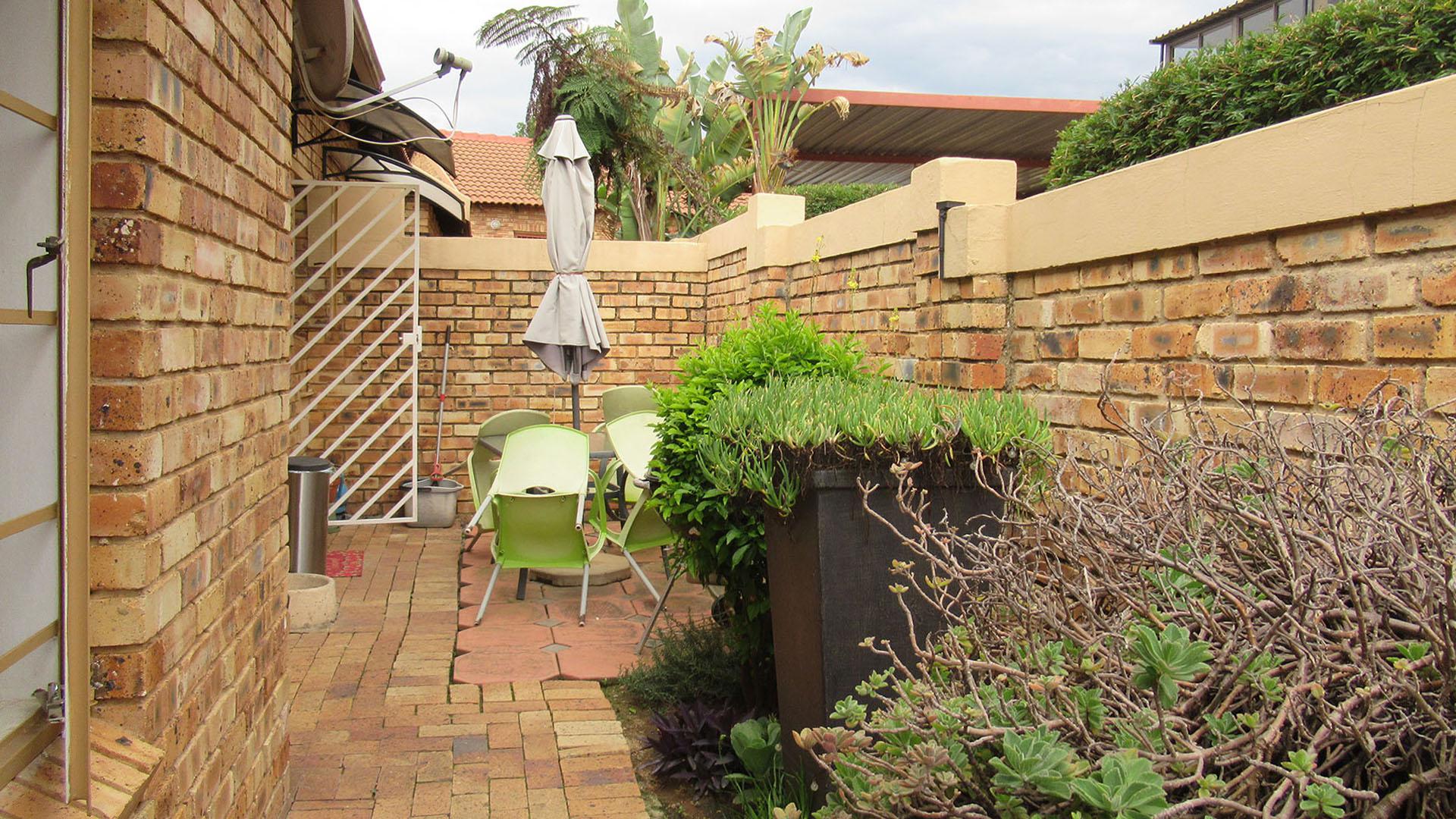 Front View of property in Wilgeheuwel 