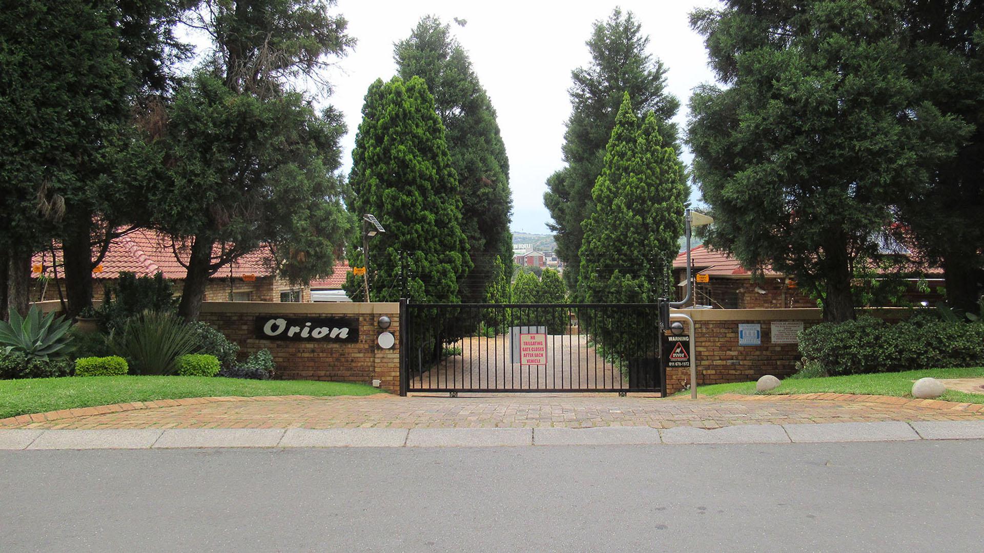 Front View of property in Wilgeheuwel 