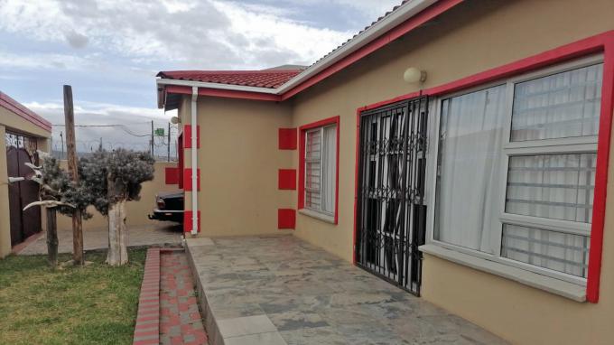 4 Bedroom House for Sale For Sale in Kwa Nobuhle  - Home Sell - MR589145