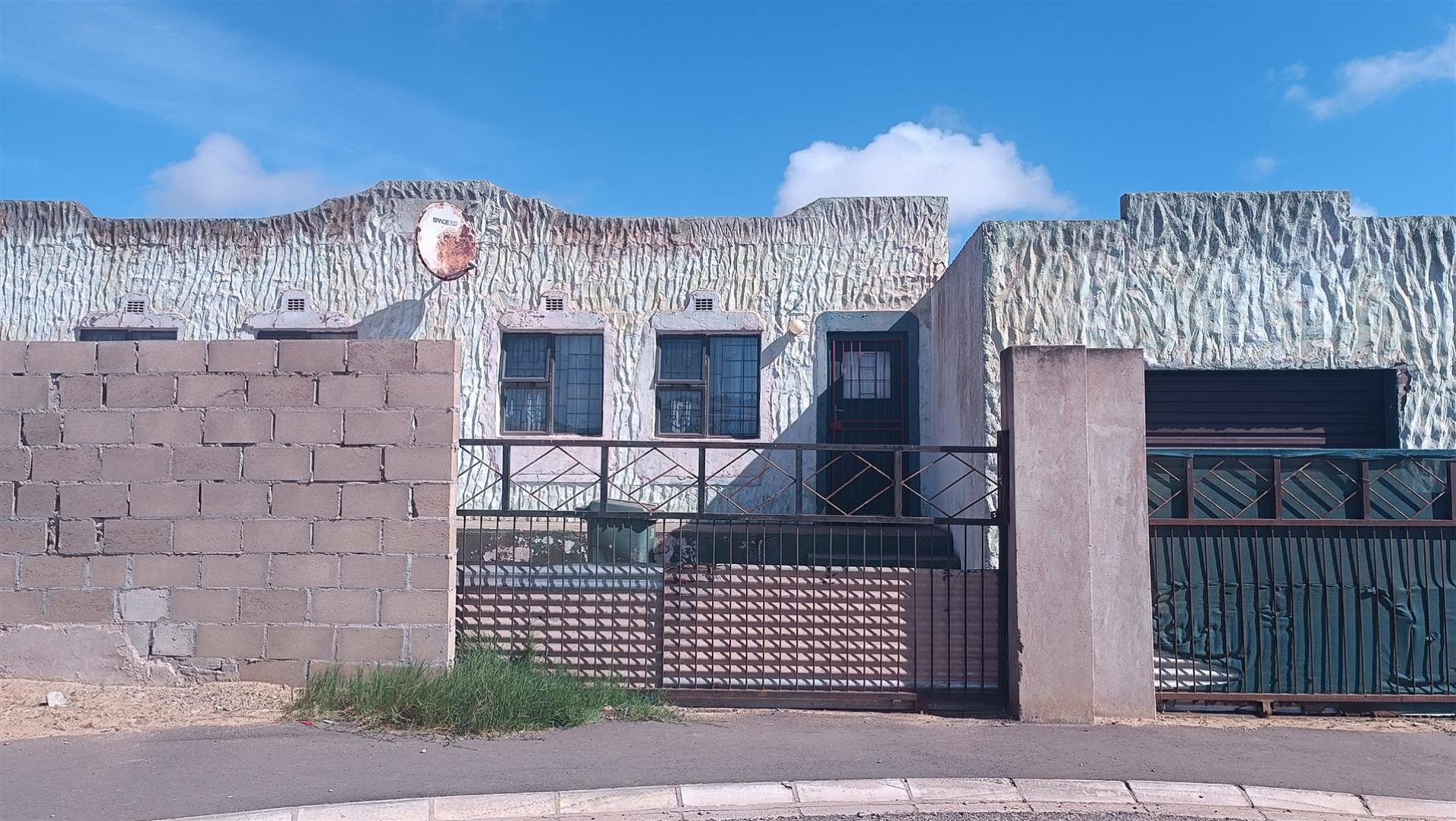 Front View of property in Vredenburg